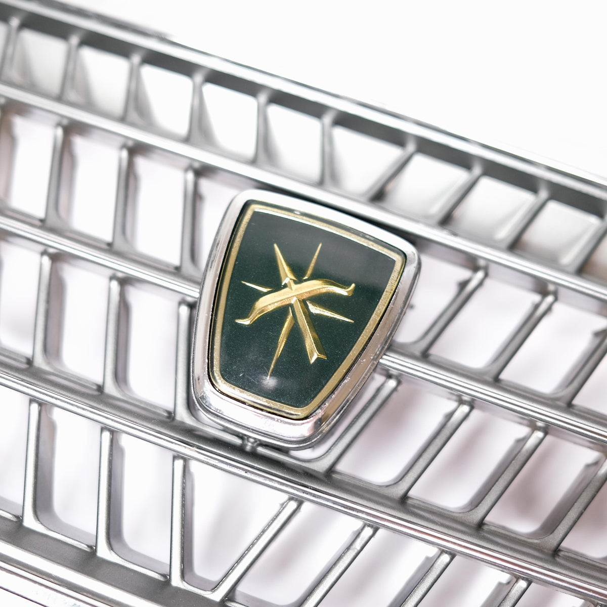 Front Grille to suit Toyota JZX100 Chaser Variants (Silver)